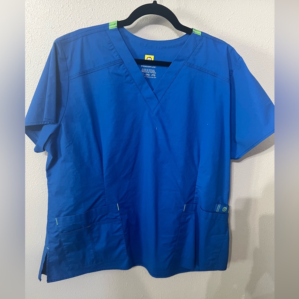NWOT Wonderwink Scrub Top